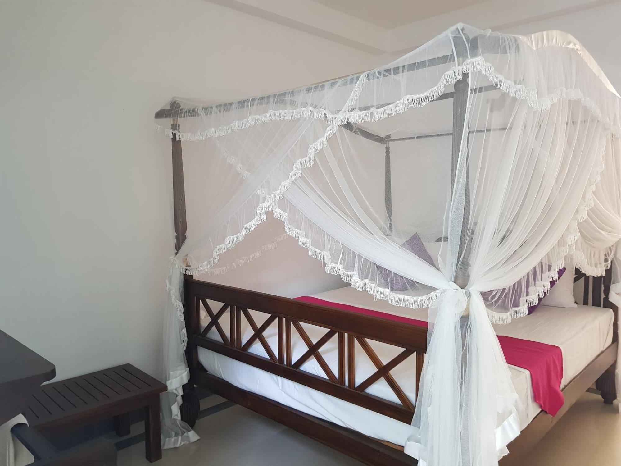 Vogel Nest Bed & Breakfast Midigama East Phòng bức ảnh