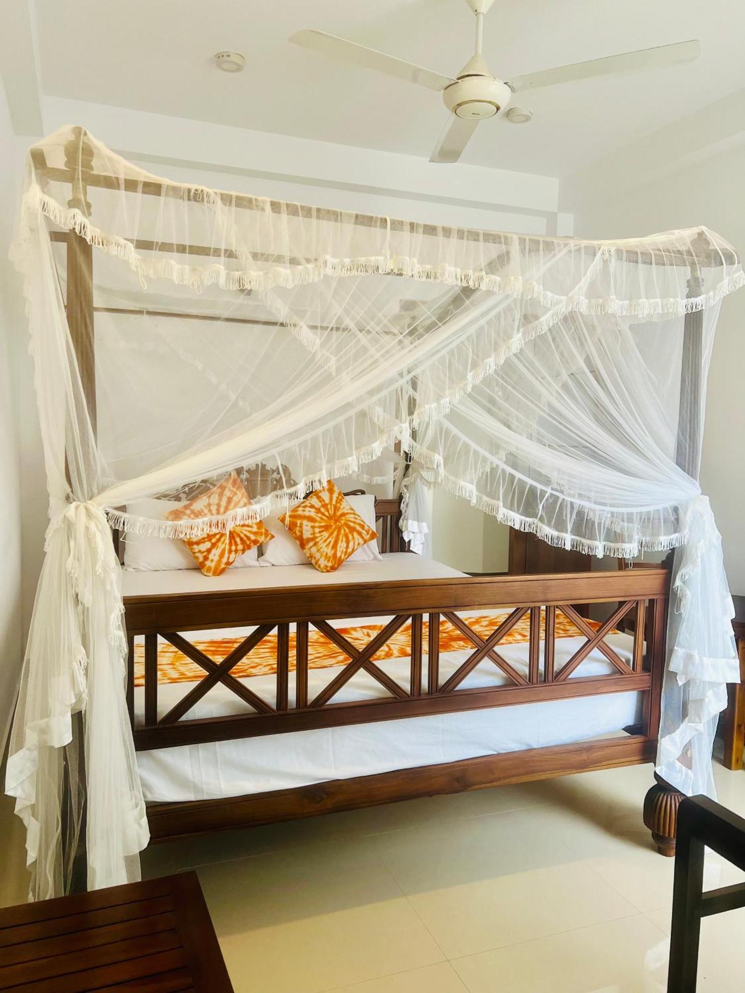 Vogel Nest Bed & Breakfast Midigama East Ngoại thất bức ảnh